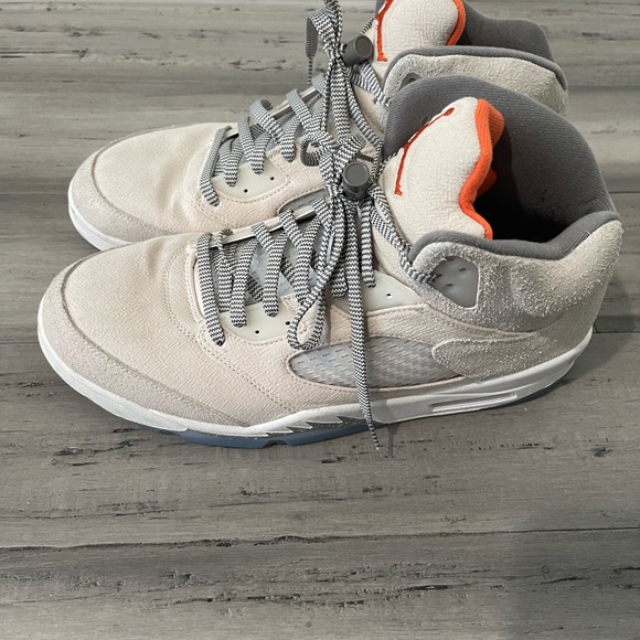 Air Jordan 5 Retros - Picture 2 of 5